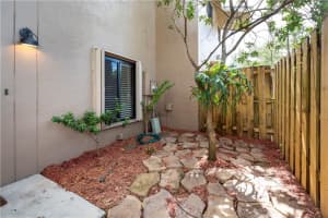 5188 S University Dr, Davie, FL 33328, Sold 08/10/21