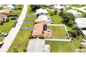 9512 NW 80th Pl, Tamarac, FL 33321, Sold 08/04/21