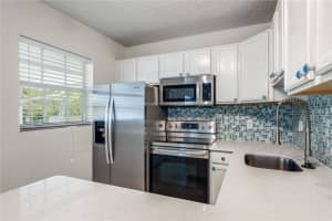2660 NE 8th Ave, Wilton Manors, FL 33334, Sold 07/27/21