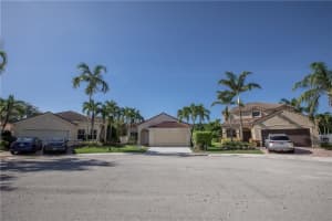 777 Tanglewood Cir, Weston, FL 33327, Sold 09/17/21