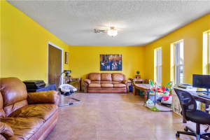 10300 NW 44th St, Coral Springs, FL 33065, Sold 08/12/21
