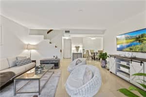 8570 NW 3rd Ln, Miami, FL 33126, Sold 08/23/21