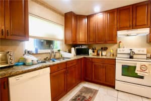 9112 Pine Springs Dr, Boca Raton, FL 33428, Sold 09/23/21