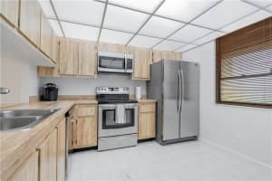7200 NW 1st St, Plantation, FL 33317, Sold 08/17/21