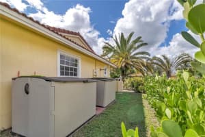10540 NW 43rd Ct, Coral Springs, FL 33065, Sold 08/16/21