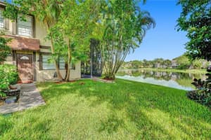 2371 Bayberry Dr, Pembroke Pines, FL 33024, Sold 09/24/21