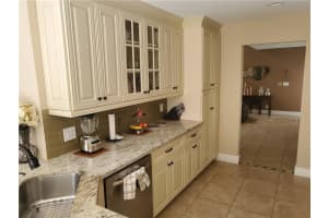 9360 NW 18th Dr, Plantation, FL 33322, Sold 08/27/21