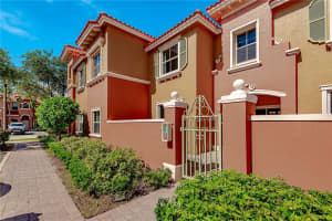 611 SW 107th Ave, Pembroke Pines, FL 33025, Sold 09/03/21