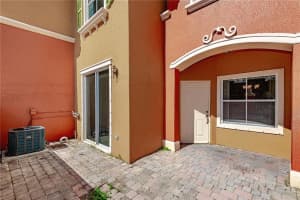 611 SW 107th Ave, Pembroke Pines, FL 33025, Sold 09/03/21