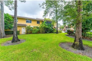 3089 N Oakland Forest Dr, Oakland Park, FL 33309, Sold 09/29/21