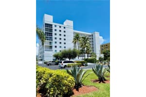 Le Laurier, 17800 N Bay Rd, Sunny Isles Beach, FL 33160, Sold 08/19/21