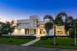 5 Winona Ln, Sea Ranch Lakes, FL 33308, Sold 04/29/22