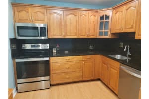 8120 SW 24th St, North Lauderdale, FL 33068, Sold 10/08/21