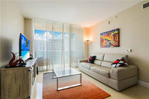350 SE 2nd St, Fort Lauderdale, FL 33301, Sold 09/09/21