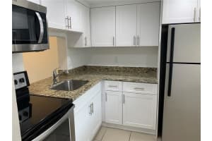 2800 Nw 56th Ave D-203, Lauderhill