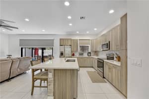 139 NW 209th Ln, Pembroke Pines, FL 33029, Sold 09/27/21