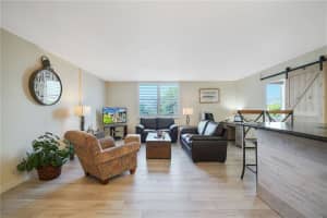 1050 SE 15th St, Fort Lauderdale, FL 33316, Sold 01/31/22