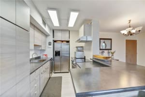 1050 SE 15th St, Fort Lauderdale, FL 33316, Sold 01/31/22