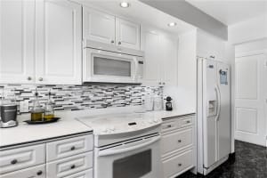 328 N Ocean Blvd, Pompano Beach, FL 33062, Sold 09/07/21