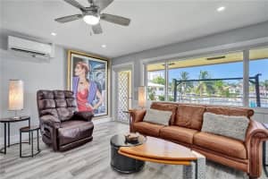 3216 SE 12th St, Pompano Beach, FL 33062, Sold 10/15/21