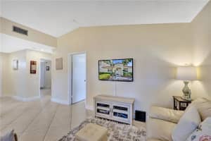 1594 Springside Dr, Weston, FL 33326, Sold 08/23/21