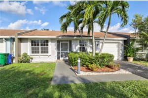 370 Lakewood Cir E, Margate, FL 33063, Sold 12/03/21