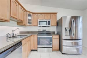 370 Lakewood Cir E, Margate, FL 33063, Sold 12/03/21