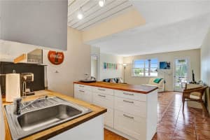 801 NE 18th Ct, Fort Lauderdale, FL 33305, Sold 09/20/21