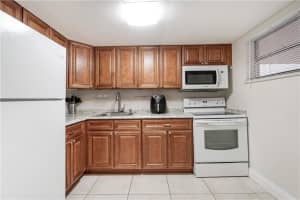 4215 N University Dr, Sunrise, FL 33351, Sold 11/09/21