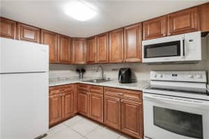 4215 N University Dr, Sunrise, FL 33351, Sold 11/09/21