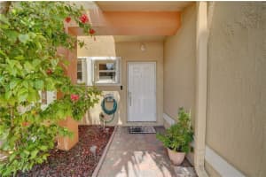 5429 NW 90th Terrace, Sunrise, FL 33351, Sold 08/25/21