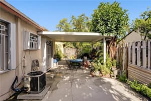 18871 NW 63rd Ct, Hialeah, FL 33015, Sold 09/28/21