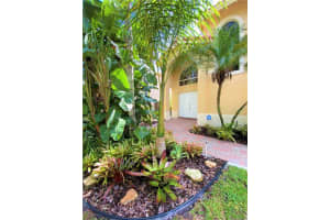 2520 Rampart Way S, Hollywood, FL 33026, Sold 11/12/21