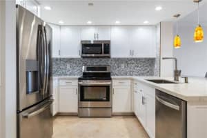 2555 Collins Ave, Miami Beach, FL 33140, Sold 04/27/22