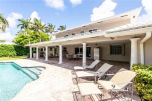 2 Mendota Ln, Sea Ranch Lakes, FL 33308, Sold 09/24/21