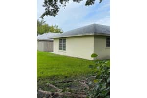 3786 W Valley Green Dr, Davie, FL 33328, Sold 09/27/21