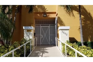 2642 Collins Ave, Miami Beach, FL 33140, Sold 10/14/21