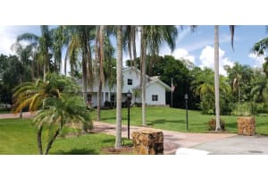 11811 SW 3rd St, Plantation, FL 33325, Sold 03/25/22