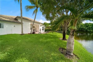 5476 Estate Oak Cir, Fort Lauderdale, FL 33312, Sold 10/01/21