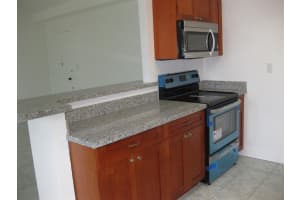 7800 Carlyle Ave #2e, Miami Beach, FL 33141, Sold 11/17/21