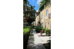 2861 NE 185th St, Miami, FL 33180, Sold 10/12/21
