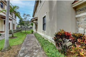 9610 Town Parc Cir N, Parkland, FL 33076, Sold 08/31/21