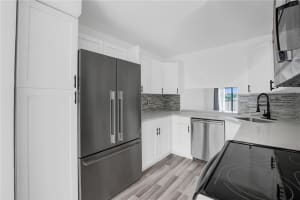 400 NW 214th St, Miami, FL 33169, Sold 09/29/21