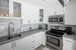 1224 SW 118th Terrace, Davie, FL 33325, Sold 10/07/21