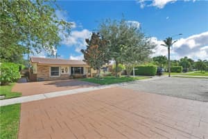 901 SE 7th Ct, Deerfield Beach, FL 33441, Sold 10/07/21