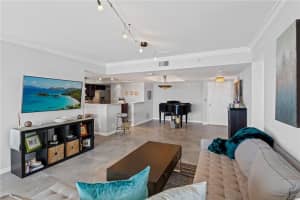 3900 Galt Ocean Dr, Fort Lauderdale, FL 33308, Sold 09/29/21