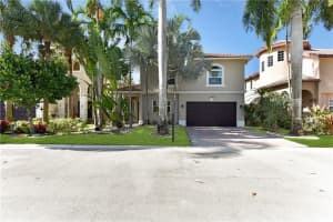 11785 NW 2nd St, Plantation, FL 33325, Sold 09/10/21
