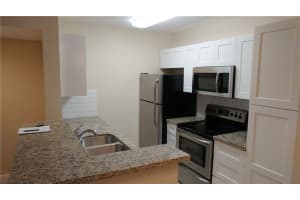 2906 S University Dr, Davie, FL 33328, Sold 10/08/21
