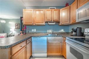 2660 NE 8th Ave, Wilton Manors, FL 33334, Sold 11/19/21