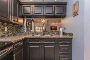11454 NW 10th St, Pembroke Pines, FL 33026, Sold 09/29/21